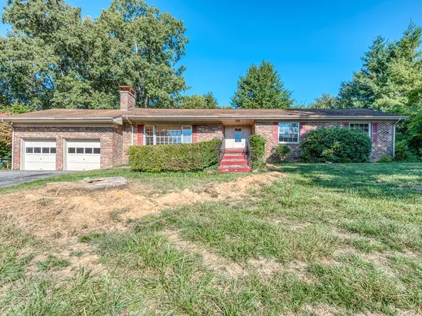 320 Pinecrest Ln, Bristol, VA 24201