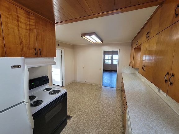 4th image of 711 Sanford Ave