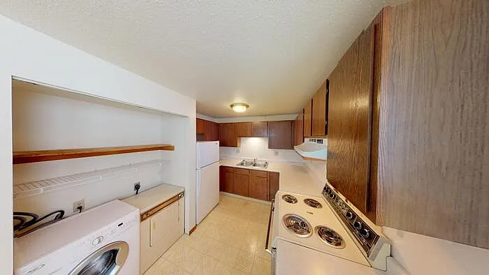 2 bed, 1.0 bath, $1,025 — Photo 2