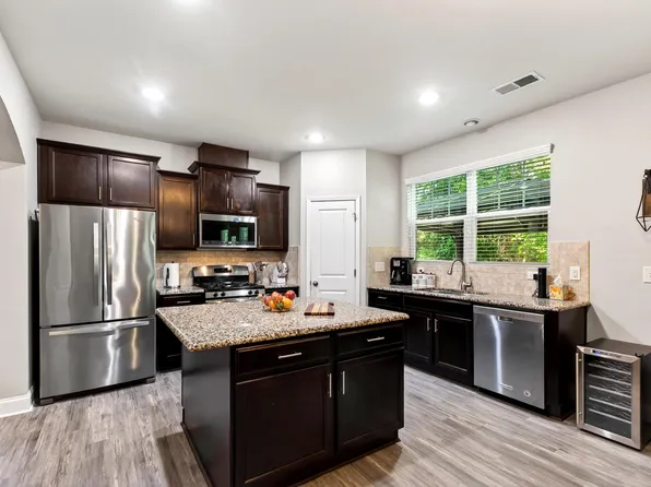 113 Lyonshall St, Fuquay Varina, NC 27526