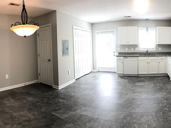 Large Kitchen with Pantry