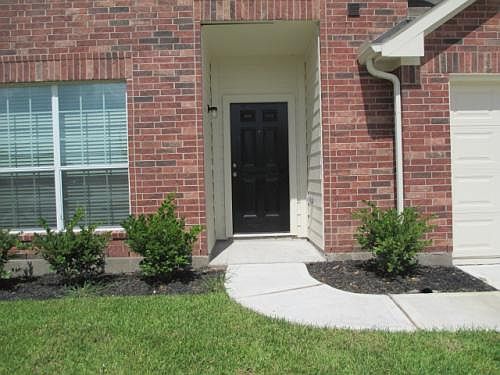 3rd image of 923 Cascadera Ct
