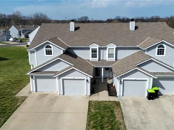 5833 NW Plantation Ln #199-B, Lees Summit, MO 64064