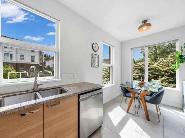 9388 McKim Way #218, Richmond, BC V6X 0J7