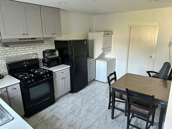 2nd image of 15306 El Camino Ave #1/2