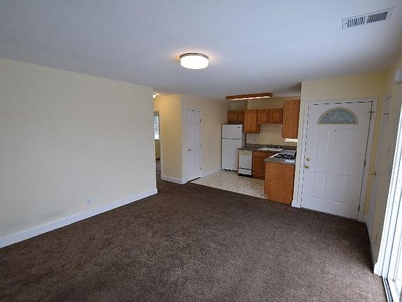 4th image of 583 London St #A
