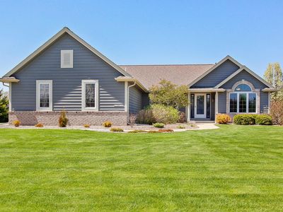 W275N7285 Red Cedar Ct, Hartland, WI, 53029