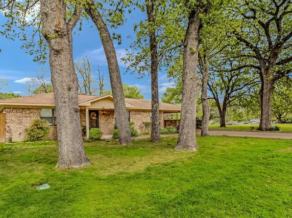 118 Independence Dr, Gun Barrel City, TX 75156