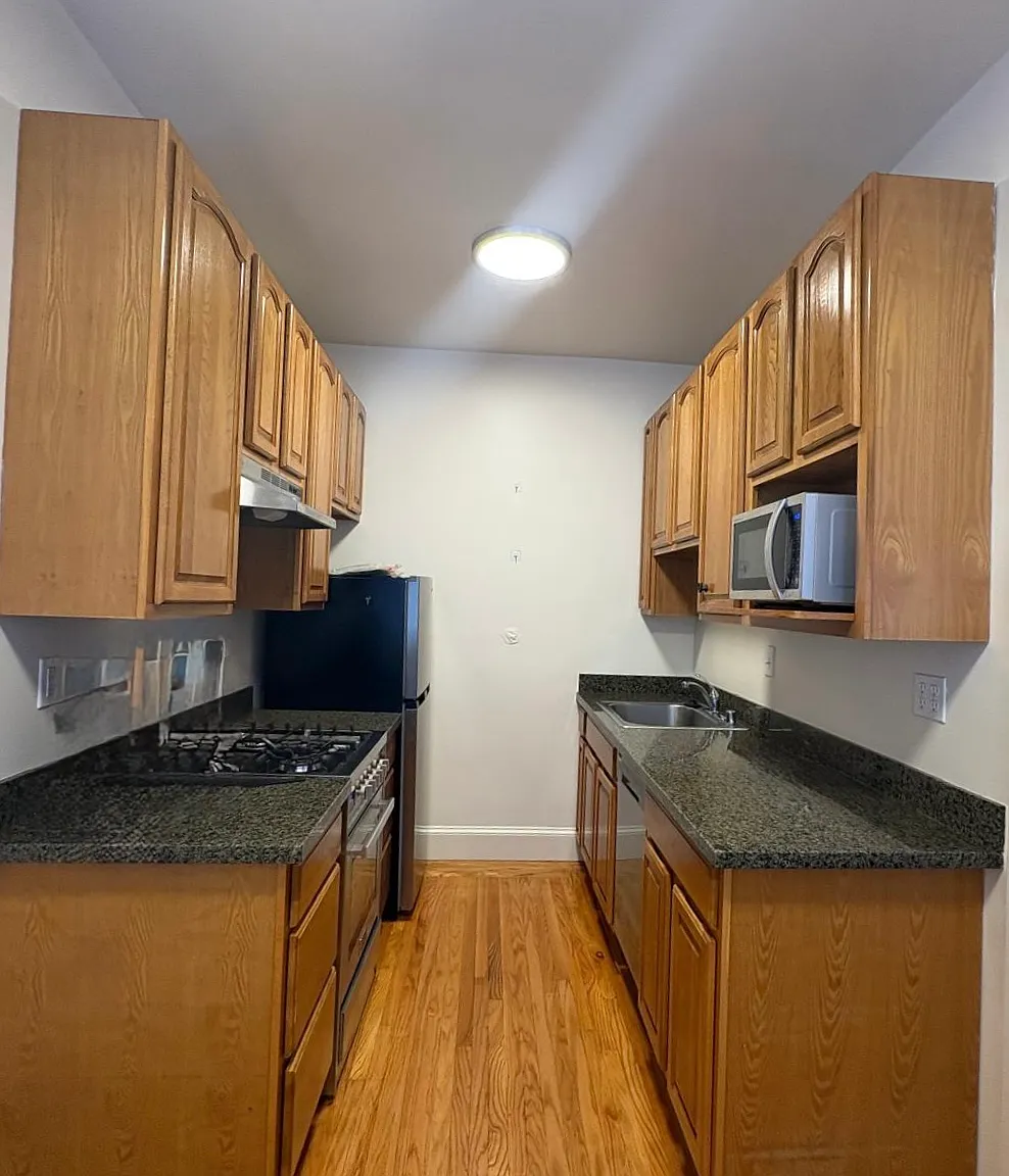 Studio, 350 sqft, $2,695 — Photo 2
