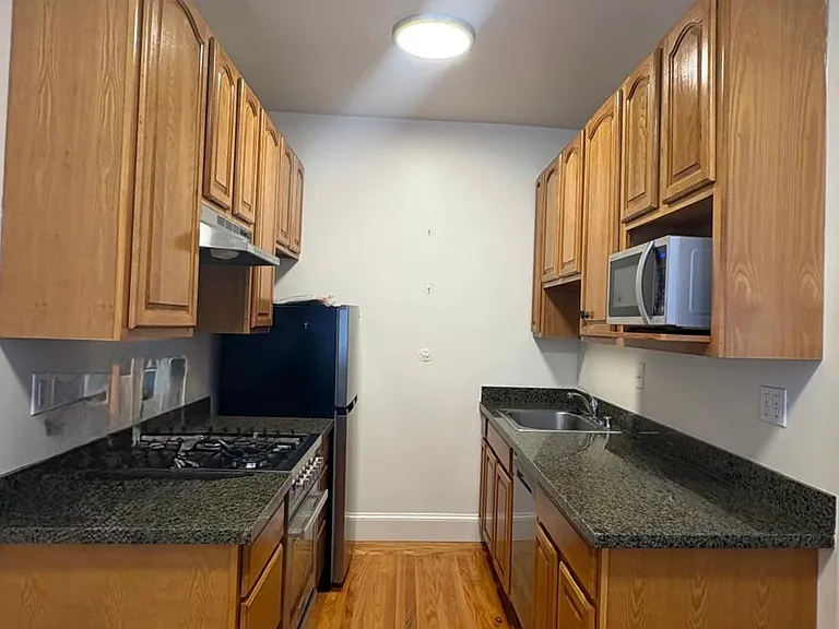 737 Hyde St #501 — Photo 2