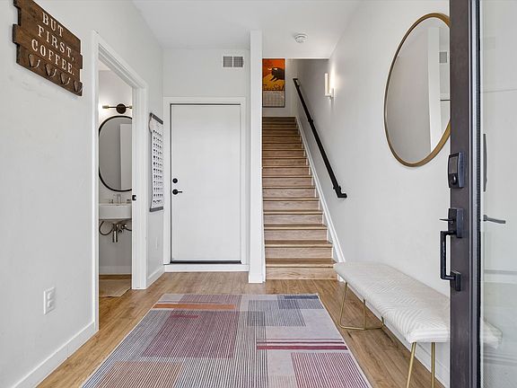 4th image of 3715 N Jason St Unit 7