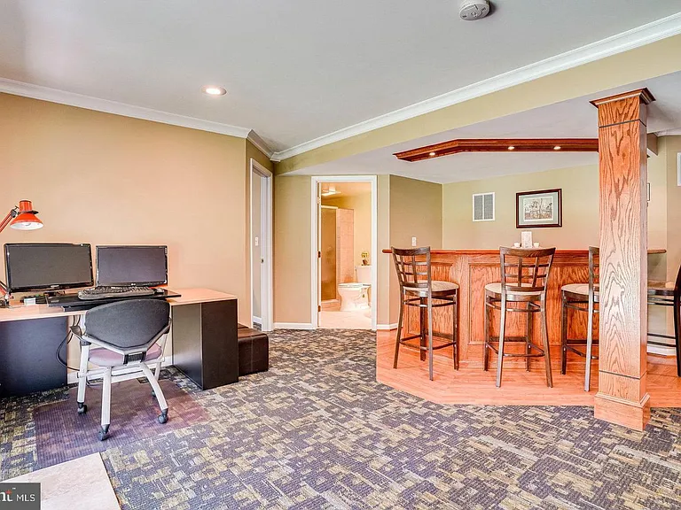 7920 N Park St — Photo 31