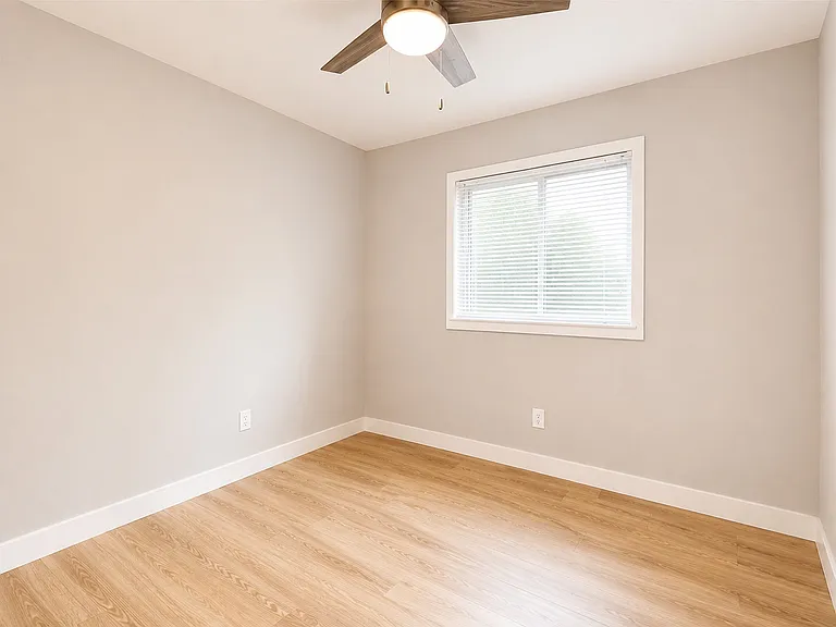 1604 Lorrie Dr — Photo 12