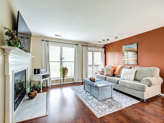 3rd image of 5121 Hollow Wood Ct APT B