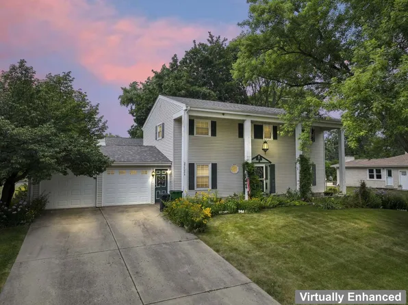 27W084 Fleming Dr, Winfield, IL 60190