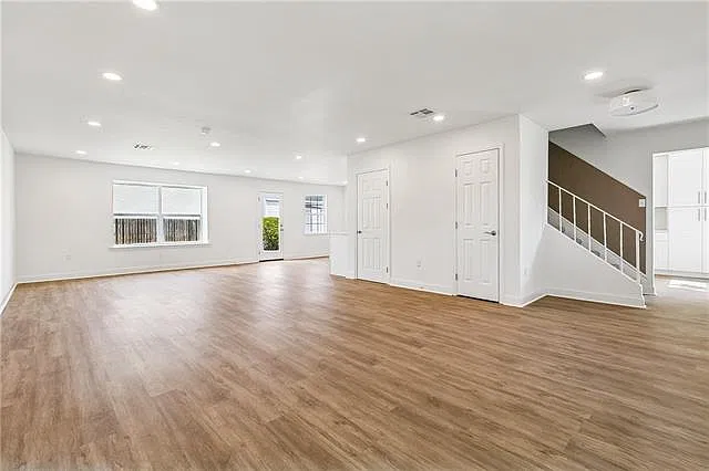 4 bed, 2.5 bath, 2233 sqft, $2,950 — Photo 2