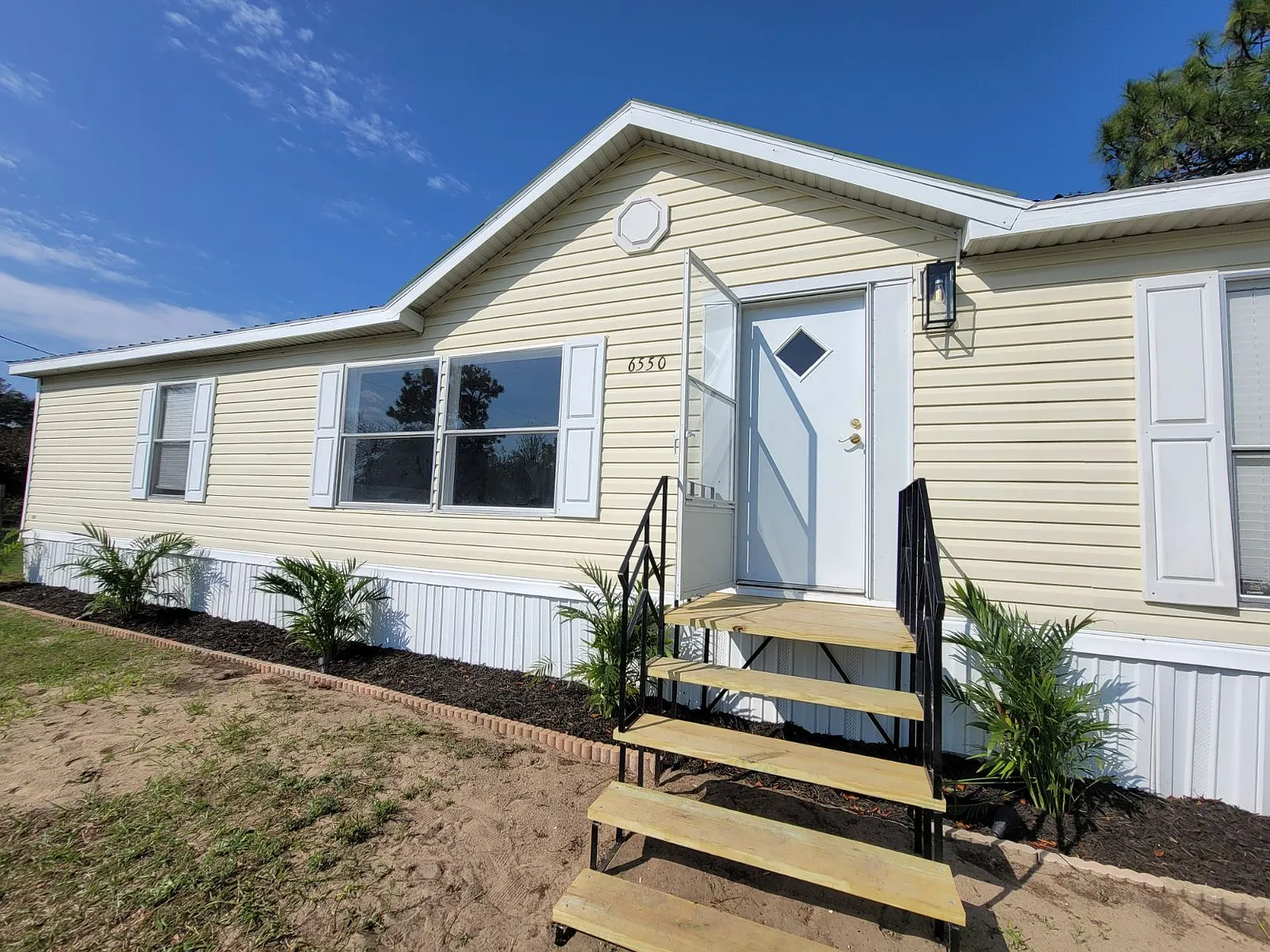 3 bed, 1440 sqft, $2,000 — Photo 1