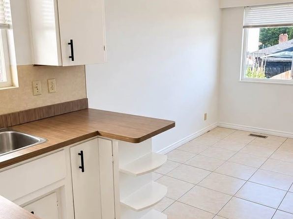 4 bedroom rental in Vancouver — photo 4