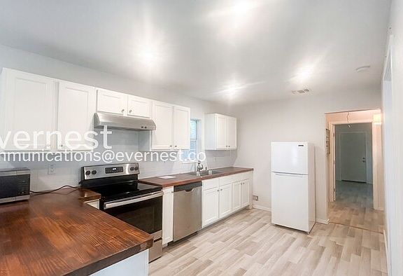 2nd image of 125 Magendie St