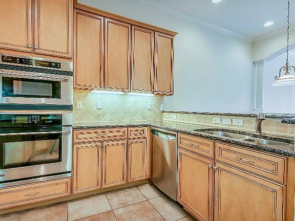3rd image of 95105 Elderberry Ln