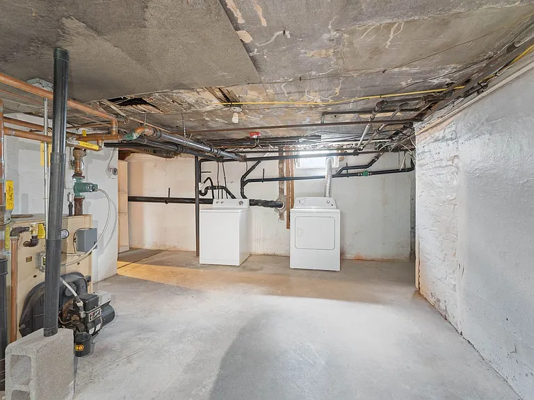 519 Kings Hwy — Photo 22