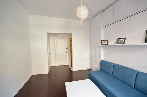 Rented by Compass | media 10