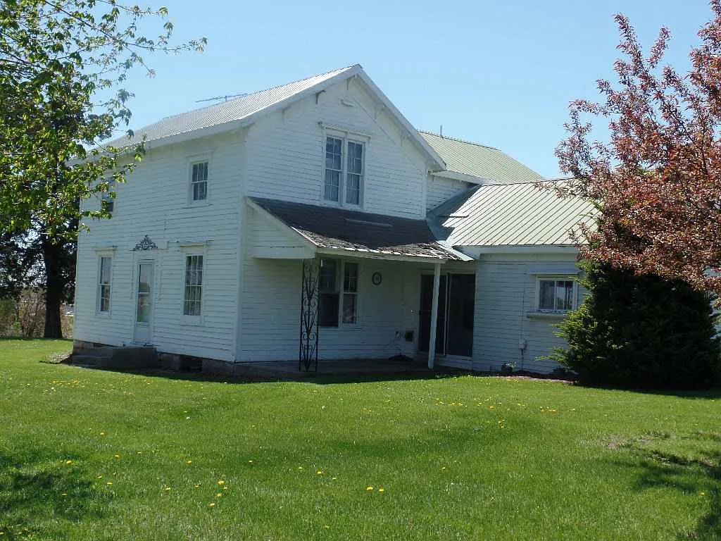 12672 Willowbrook Rd photo 1
