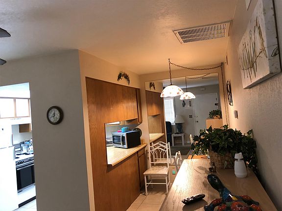 2nd image of 837 E Lancaster Cir #1