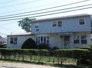 13133 243rd St, Rosedale, NY 11422