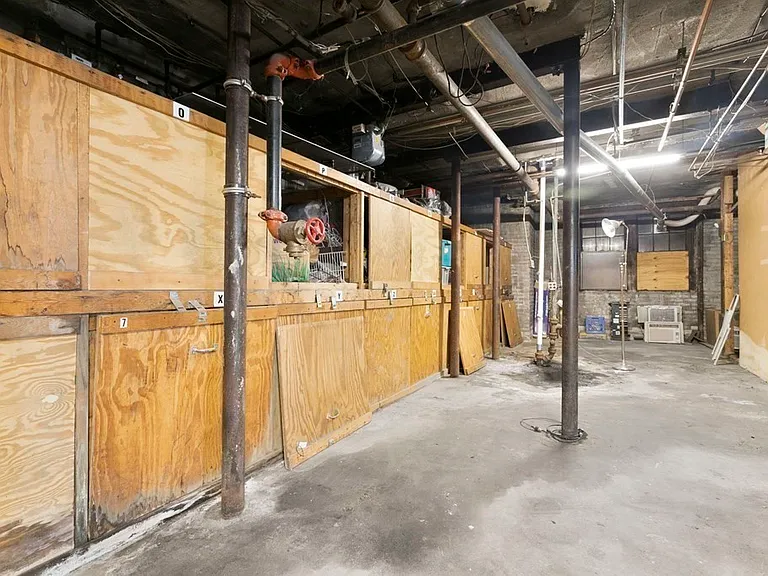 153 Strathmore Rd #5 — Photo 13