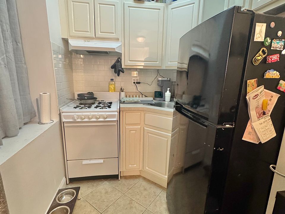 2nd image of 413 E 70th St APT 3