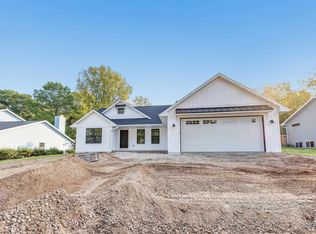 341 Alpine Dr, Green Bay, WI 54302