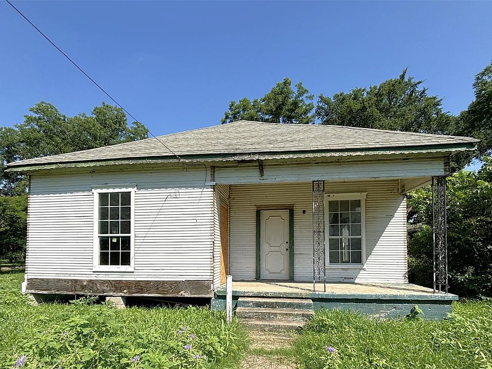 1st image of 1002 E Calhoun Ave