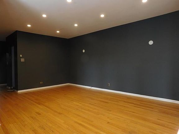 2nd image of 724 W Buena Ave APT 3C