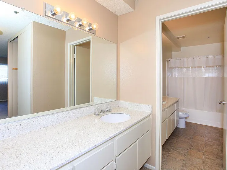 Pinecrest Apartment Homes — Photo 22