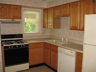4th image of 2303 E Northgate St