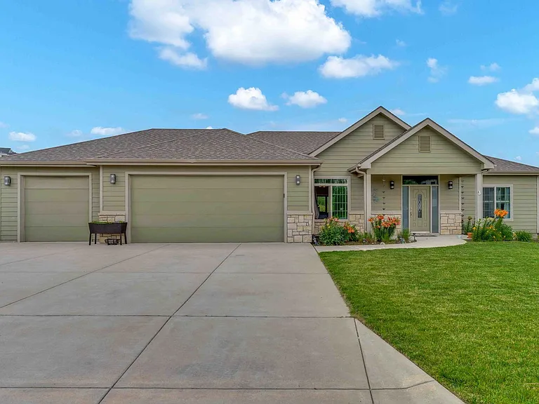 3327 Merced Dr — Photo 2