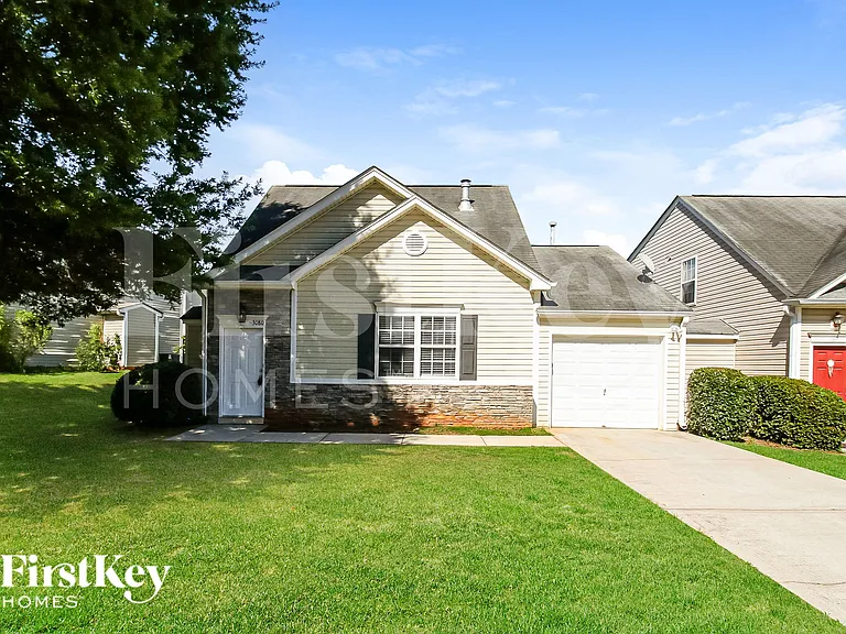 3080 Lakeside Cir — Photo 1