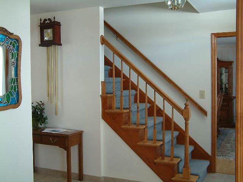 4th image of 211 BENJAMIN Street