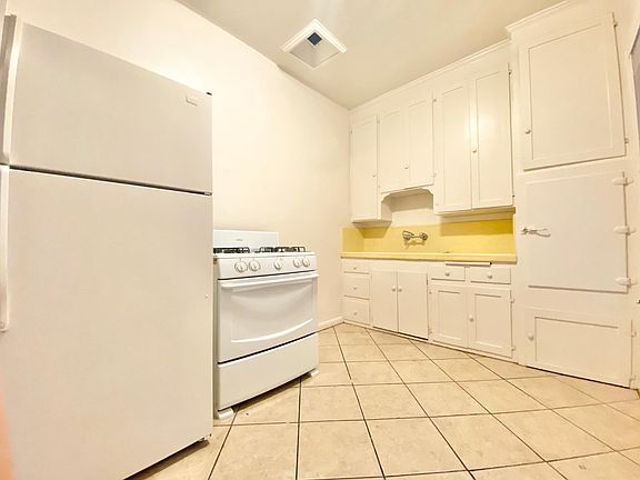 4th image of 608 S Dunsmuir Ave APT 205