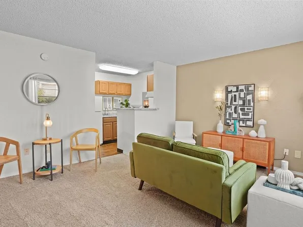 Country Hollow Apartments