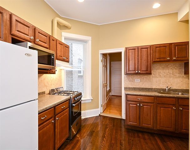 2nd image of 2433 N Kedzie Blvd APT 2F