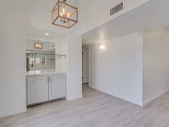 4th image of 720 E Alice Ave Unit 208