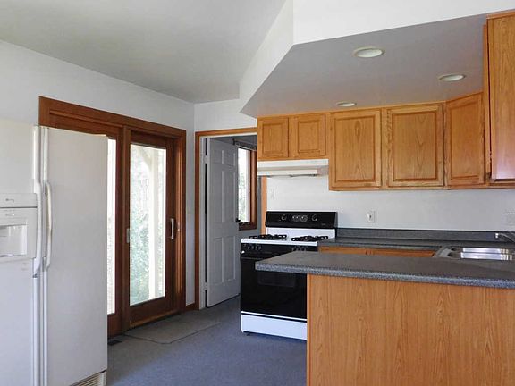 2nd image of 38W345 Monterey Dr #B
