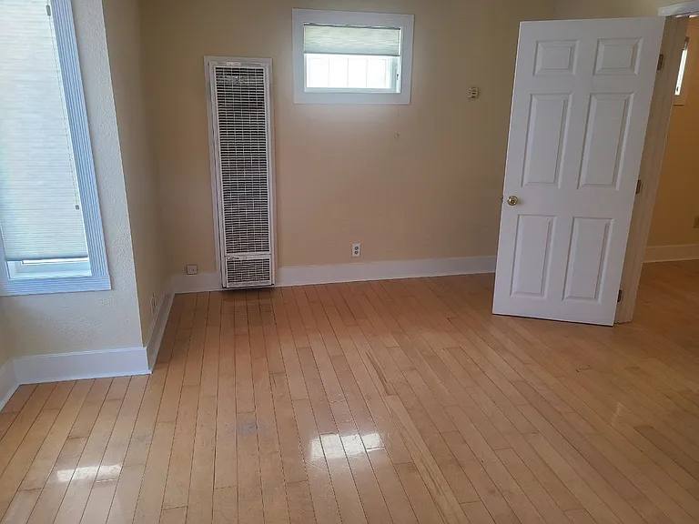 115-117 Santa Barbara Ave #115 — Photo 4