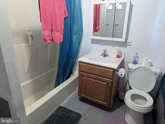 5th image of 314 Minor St