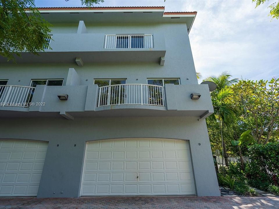 1st image of 2951 Virginia St #2951