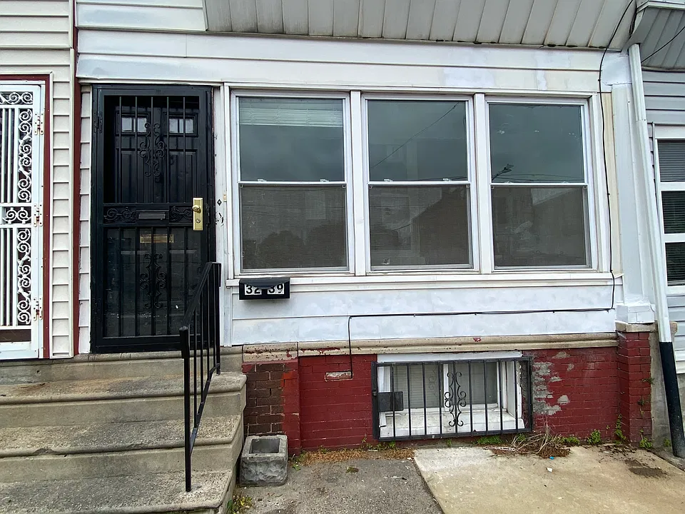 N 25th St