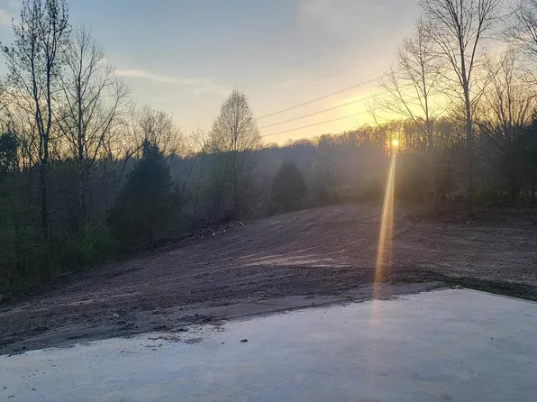 2500 S Coalmine Rd, Bloomfield, IN 47424