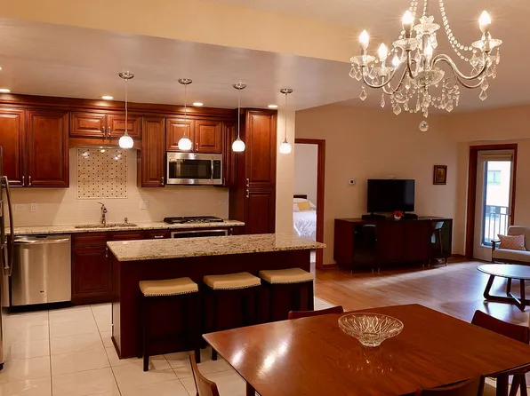 7400 W Lawrence Ave Unit 326, Harwood Heights, IL 60706